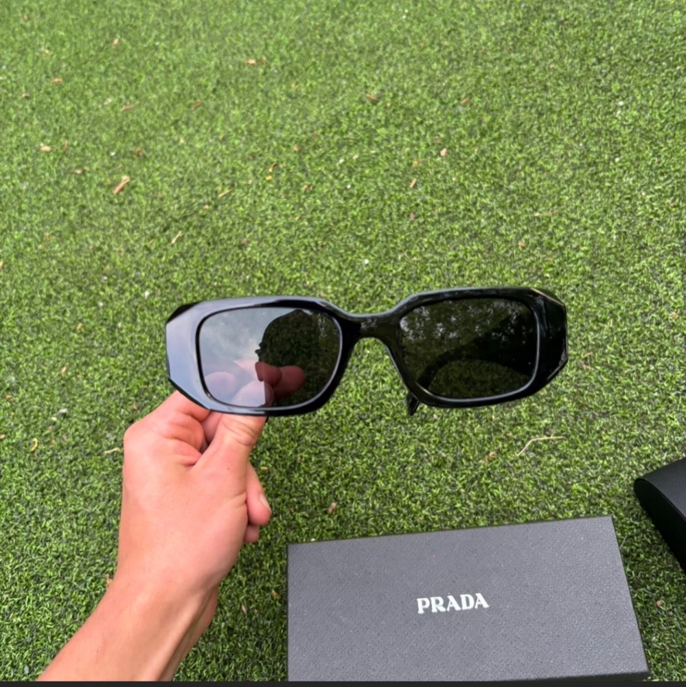 Black Sunglasses. Case, Box, Cloth. NIB - Picture 4 of 6